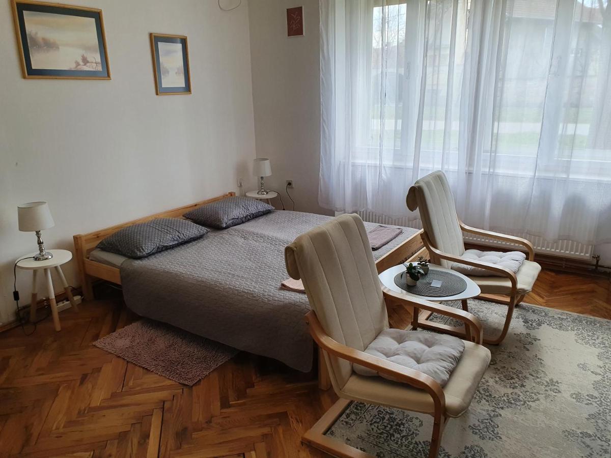 فندق Citadela سومبور المظهر الخارجي الصورة